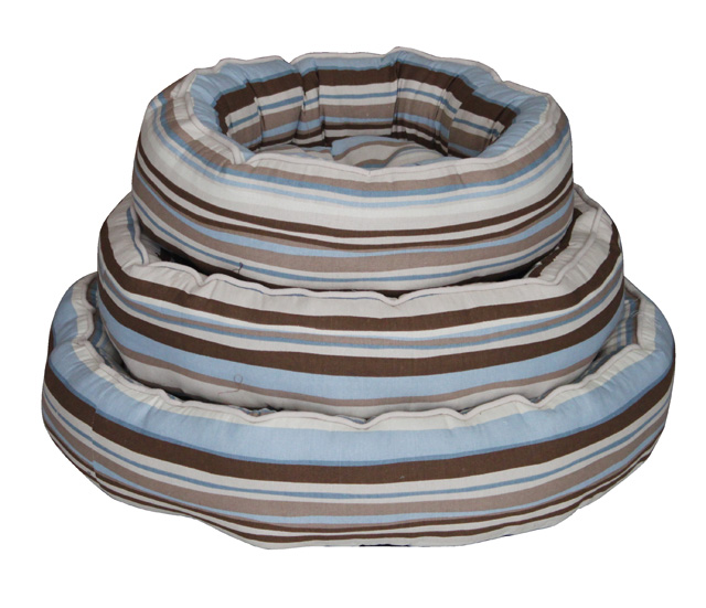 Stripe print donut dog bed