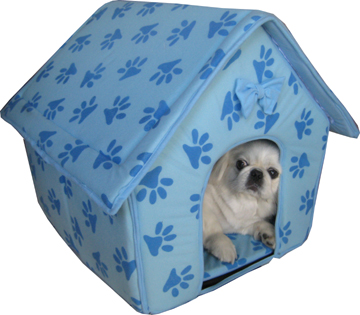 Collapsible designer dog house (blue paw prints)